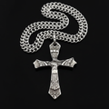 Coin Cross Necklace – 黑色背景